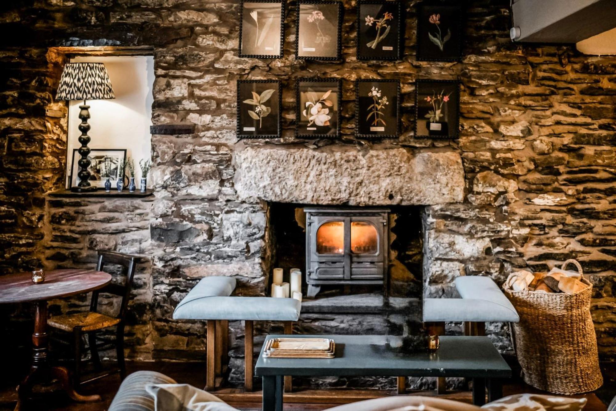 The Hare & Hounds Inn Bowland Bridge Exterior photo